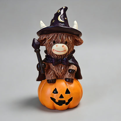 Halloween Witch Highland Cow Resin Figurine – Pumpkin Broom Festive Home Decor