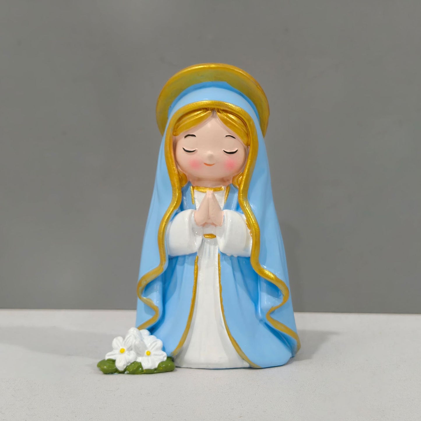 Sweet Prayer Girl Statue, Kawaii Resin Figurine with Blessing Charm for Home Decoration
