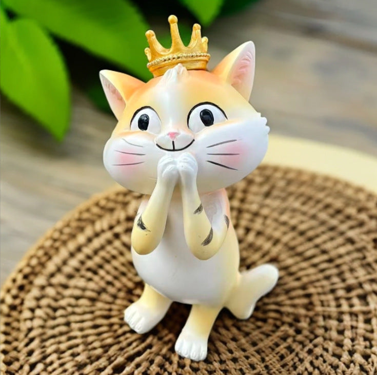 Crown Cat Resin Statue – Cute Praying Cat Garden Decor
