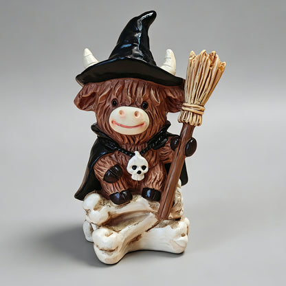 Halloween Witch Highland Cow Resin Figurine – Pumpkin Broom Festive Home Decor