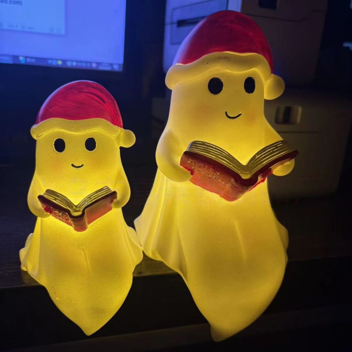 Healing Ghost Reading Lamp - Resin Craftsmanship Guards Your Cozy Reading Moments