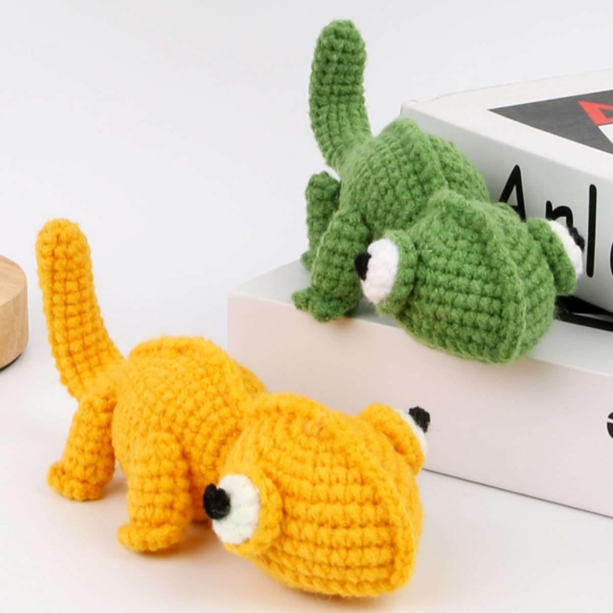 Wool hand-woven small animal doll DIY handmade crochet wool bag material package